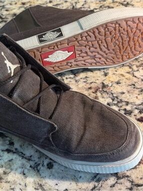 AIR JORDAN♦️MID-TOP CASUAL SNEAKER